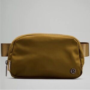 Lululemon Everywhere Belt Bag in Burnt Caramel